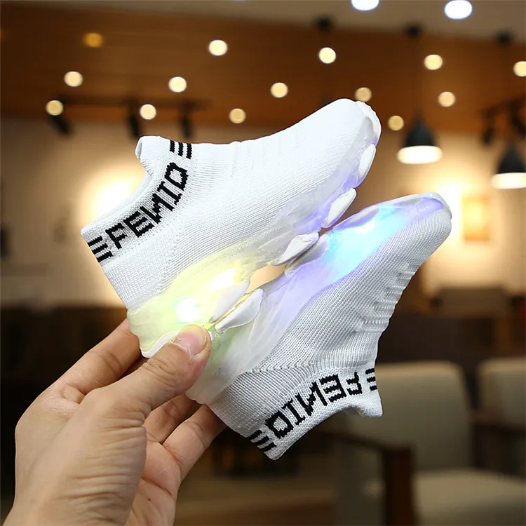 

Sports kids shoes children LED light shoes anti-slip sports kids sneaker, White/ black/ pink