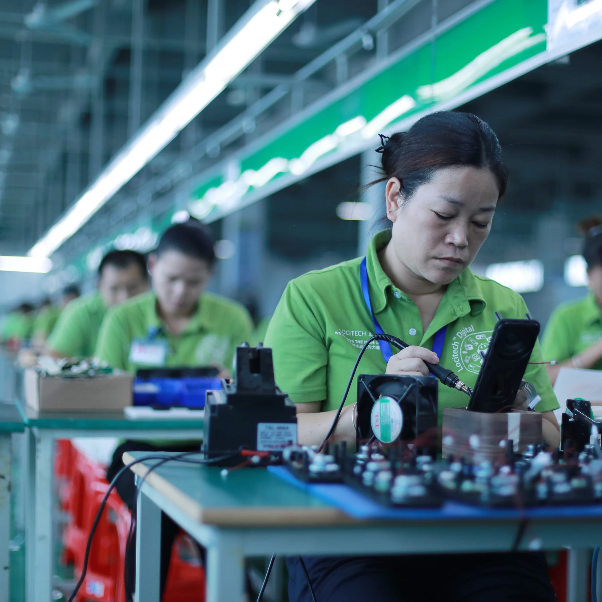 
2.4 inch Color display Home radio DAB FM Bluetooth Wifi connect internet radio 