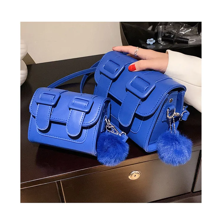

Satchel Ladies Ins Luxury Pompom Pendant Handbags Designer 2022 Branded Candy Color Messenger Bags Purses and Handbags Women