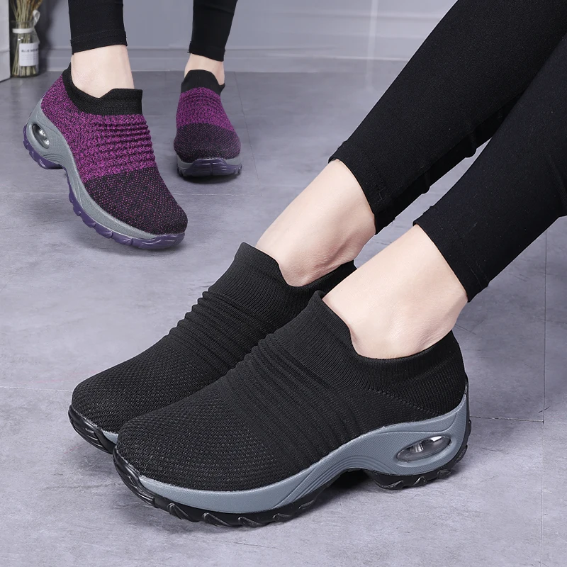 
2020 Low price wholesale pu air cushion black color ladies Thick bottom slip on shake shoes womens platform sneakers 