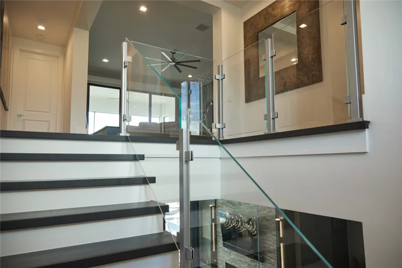 Top Grade Pillar Railing Frameless Balustrade Glass Railing For Stairs And Porch