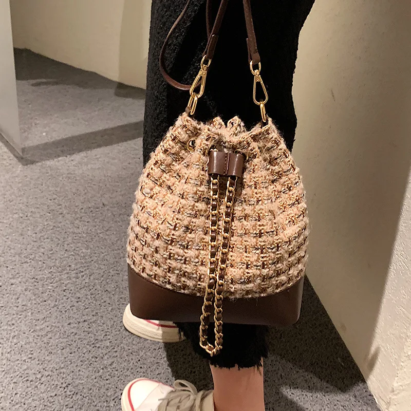 

JOWYAR 2022 Winter New Woolen cloth Women's Designer Handbag Color contrast Shoulder Bag Luxury brand Drawstring Bucket bag