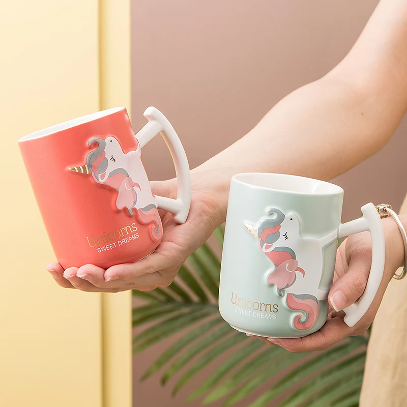 

Flypeak wholesale new design Relief christmas ceramic mug tazas ceramic unicorn ceramic mug with lid and spoon, Customized color
