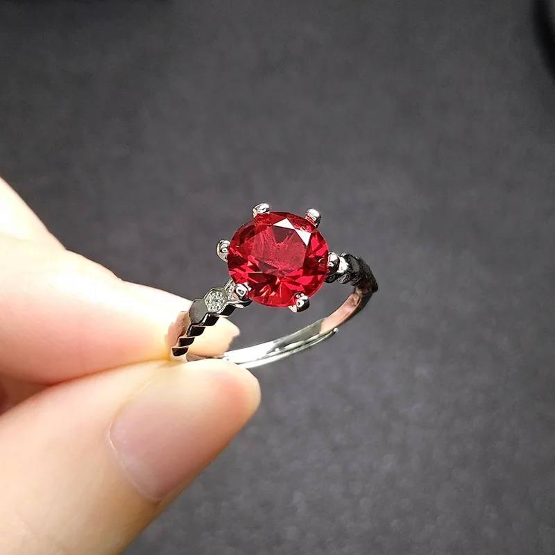 

Hot Sale White Gold Plated Temperament Imitation Round Red Garnet Ruby Rings Six Claw Diamond Crystal Rings For Fiancee Gift