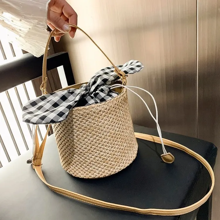 

New Fashion Trendy Designers Small Straw Bucket Bag Summer New Fairy Rattan Beach Bag Cute Straw Tote Bag Rattan handbags, 2 colors