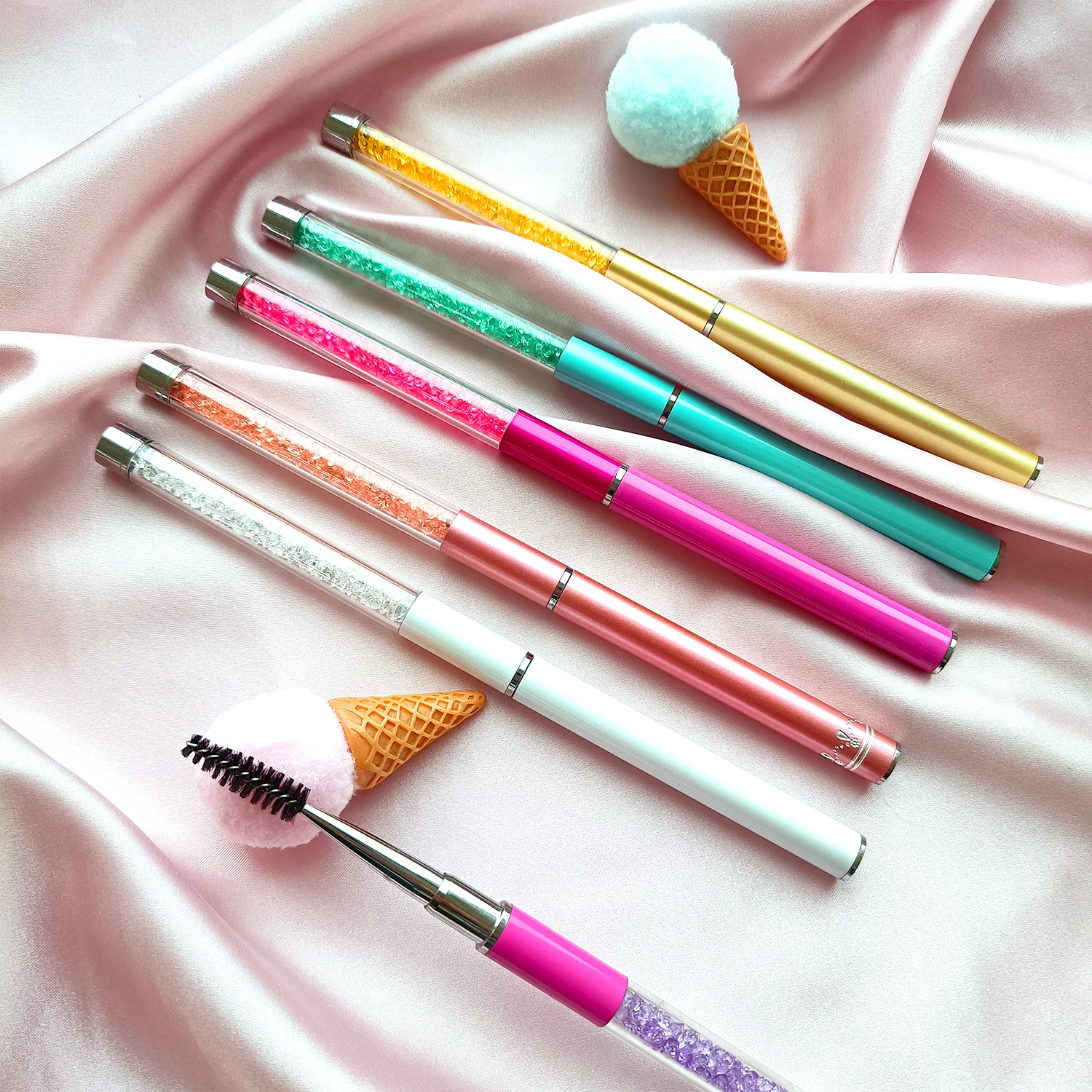 

Custom Logo Wholesales Silicone Handle Mix Colors Makeup Brush Set Mini Lash Travel Retractable Crystal Mascara Brushes, Black, blue, purple, pink, yellow. green etc