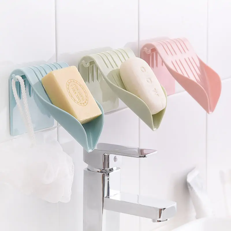 

High quality Nordic color wall hanging soap box there is no need to punch holes automatic dripping water hook soap box, Four color