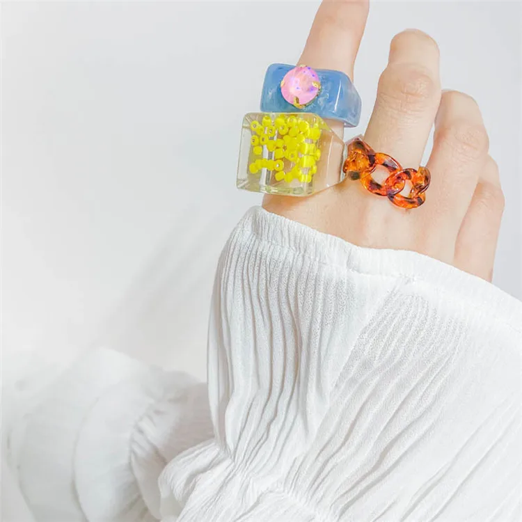 

SP Hot Selling Fashion INS Style New Creative Acrylic Rings Colorful Resin Made Fashion Finger Ring