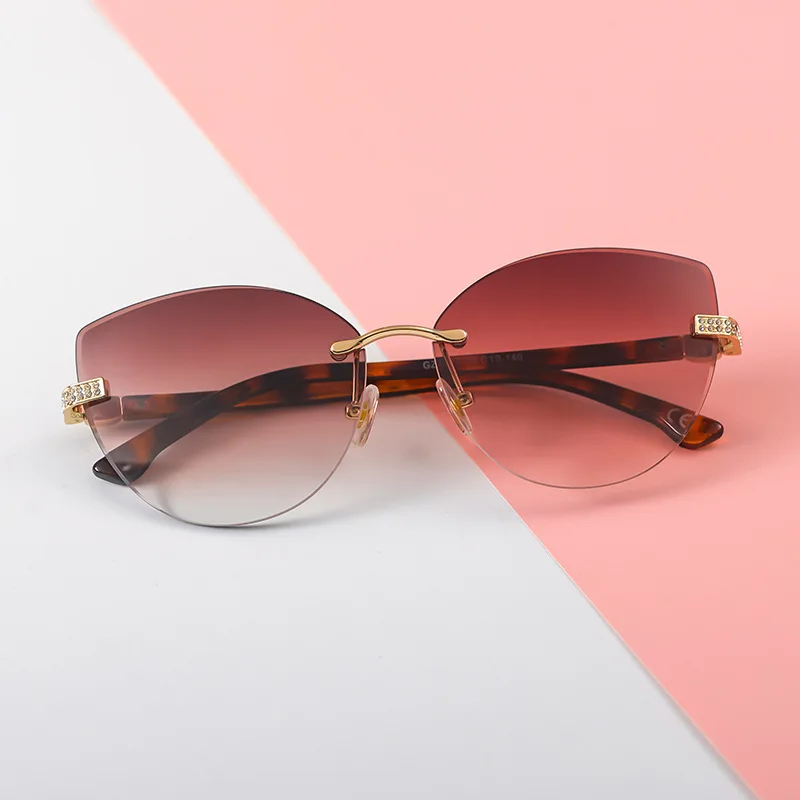 

Cat Eye Womens Trendy Wholesale Ladies Oem Luxury Channel Women Fashion 2021 Sunglasses Sun Glasses, Picture shows