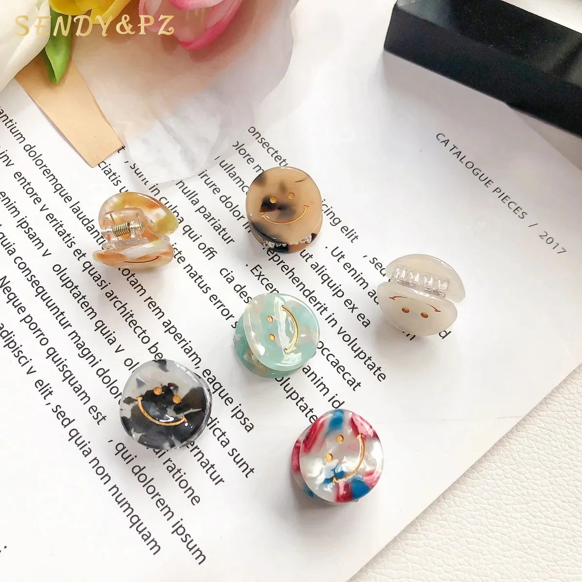 

Japanese Mini Acetate Plate Round Hair Claw Clips Smiley Face Small Size Hairpin Simple Sweet Hair Accessories For Women Girls