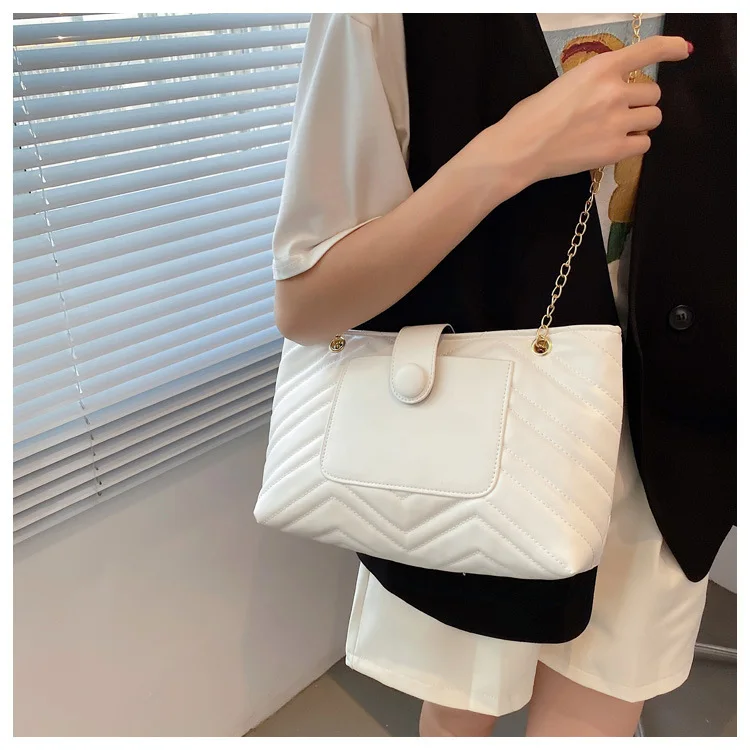 

2021 New fashion large capacity diamond chain single shoulder bag girls shopping wallet and phone handbags, 5 colors