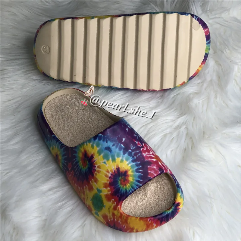 

Sport Brand flat luxury ladies slippers Summer women Slippers yeezy slides sandals, Pictured