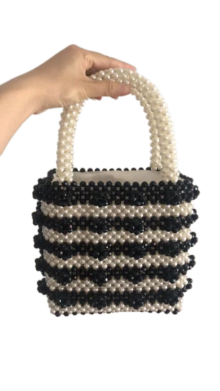 

Black arm white bag body wave pattern Pearl Lady portable and fashion pearl bag Korean Style Woman dinner bag