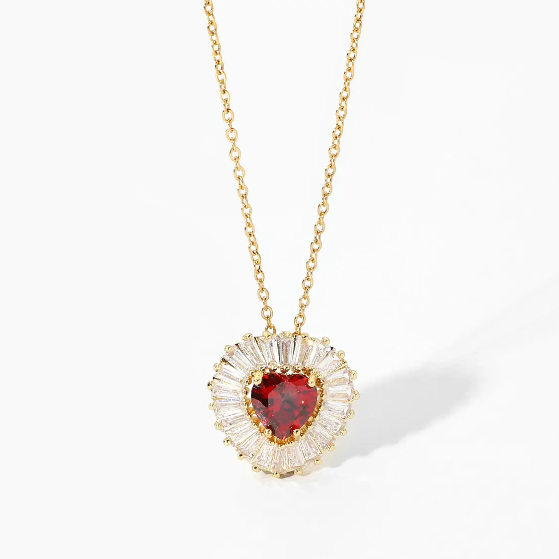 

Luxury Red Gemstone Heart Charm Custom Jewelry Shiny Zircon Crystal 18K Gold Stainless Steel Heart Necklace For Women
