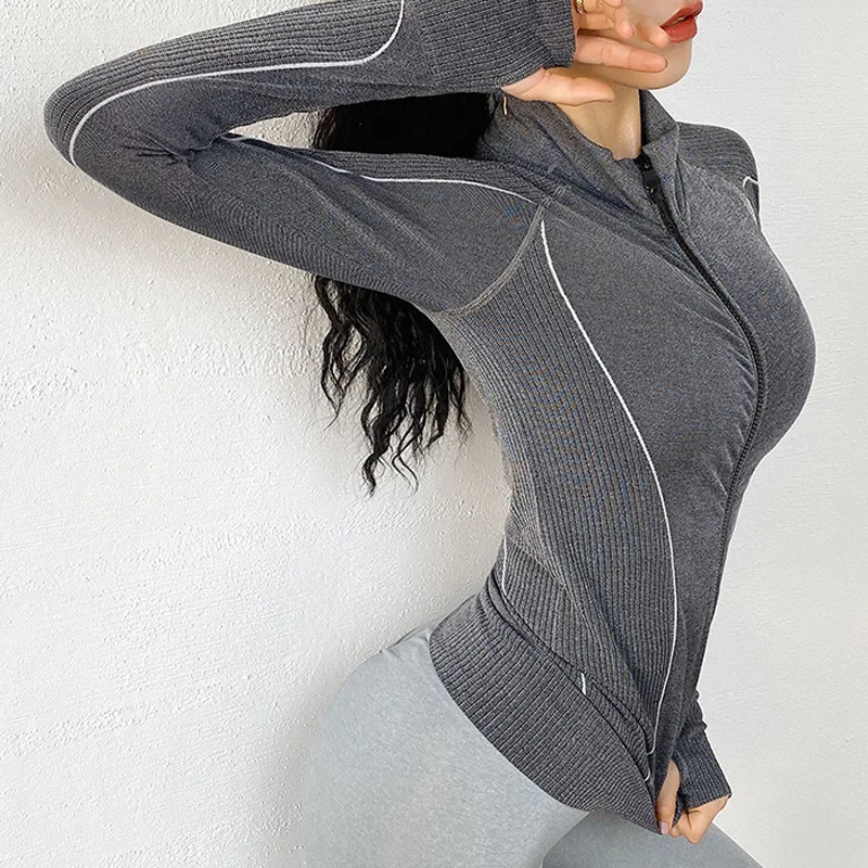 

2020 New design Seamless yoga women coats sport fitness body shaper Long sleeve zipper pocket jacket