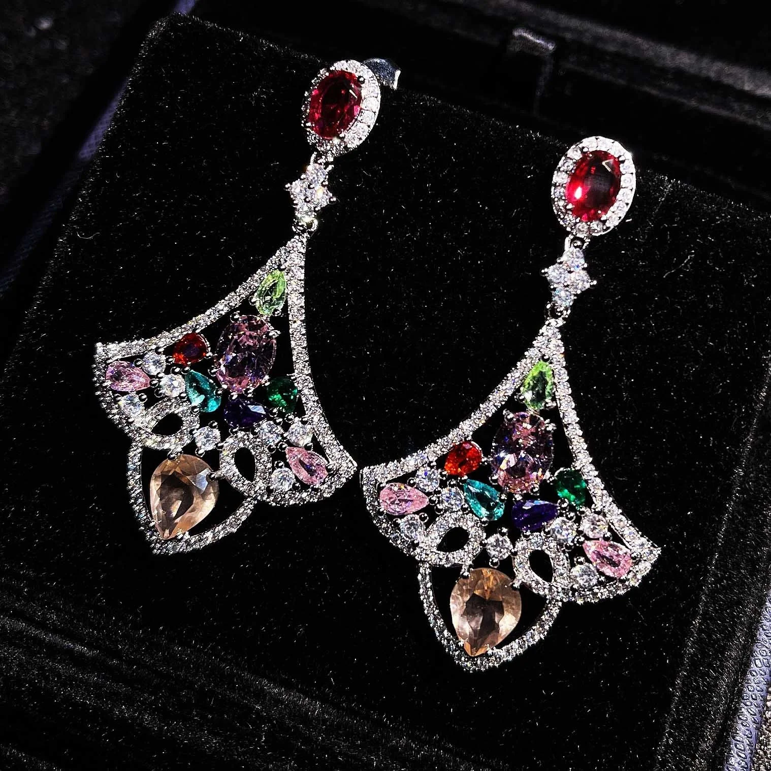 

Luxury Zircon Diamond Earrings for Women Exaggerated Wedding Earrings Geometric Color Stones Drop Earrings Gem Ear Nails Jewelry, Picture shows