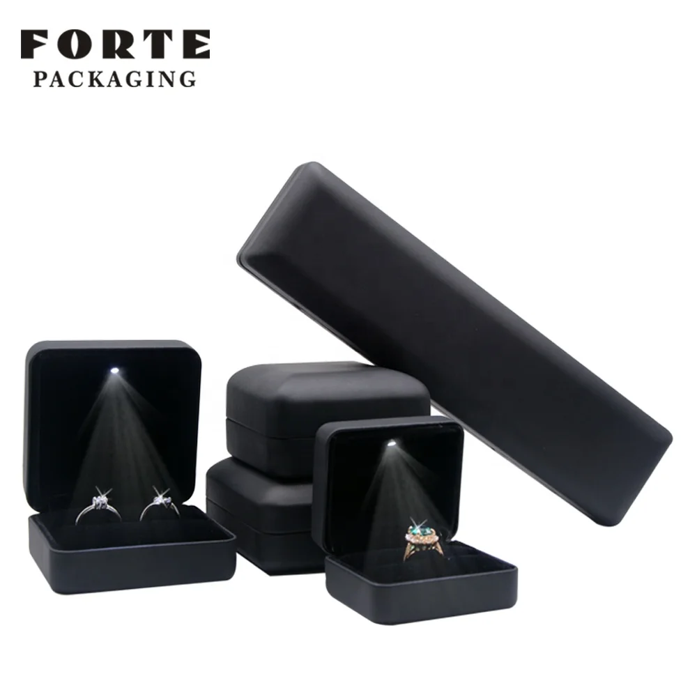 

FORTE coffret bijoux black high end leather engagement custom made jewelry boxes jeweler ring box with LED, Customized color