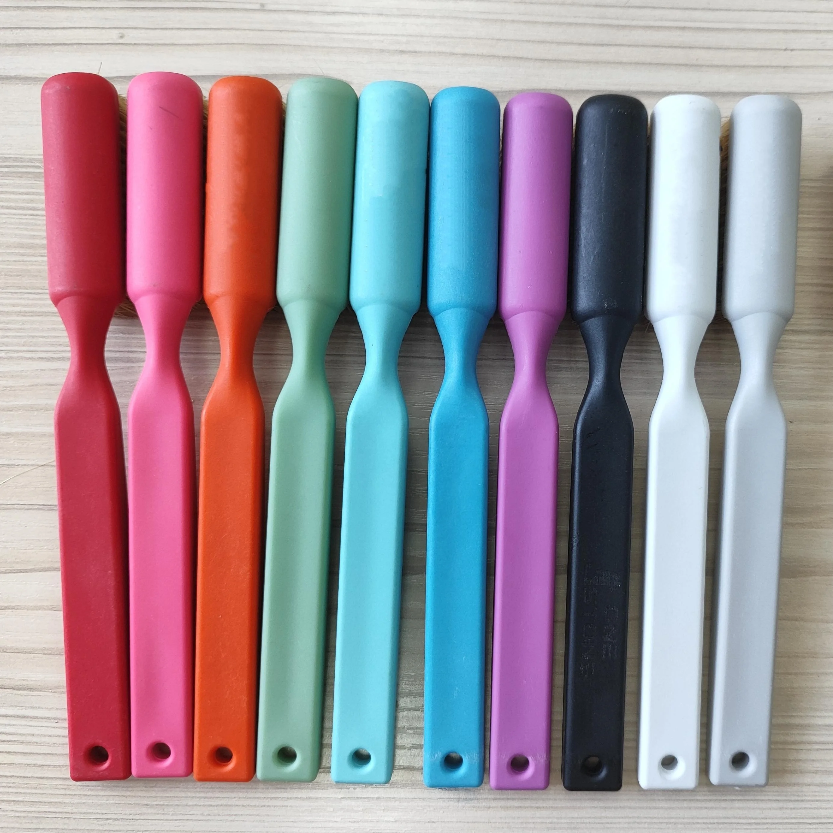 Ergonomic Handle Rock Climbing Boulder Brush Durable Nylon Cleaning Tool for Hangboard