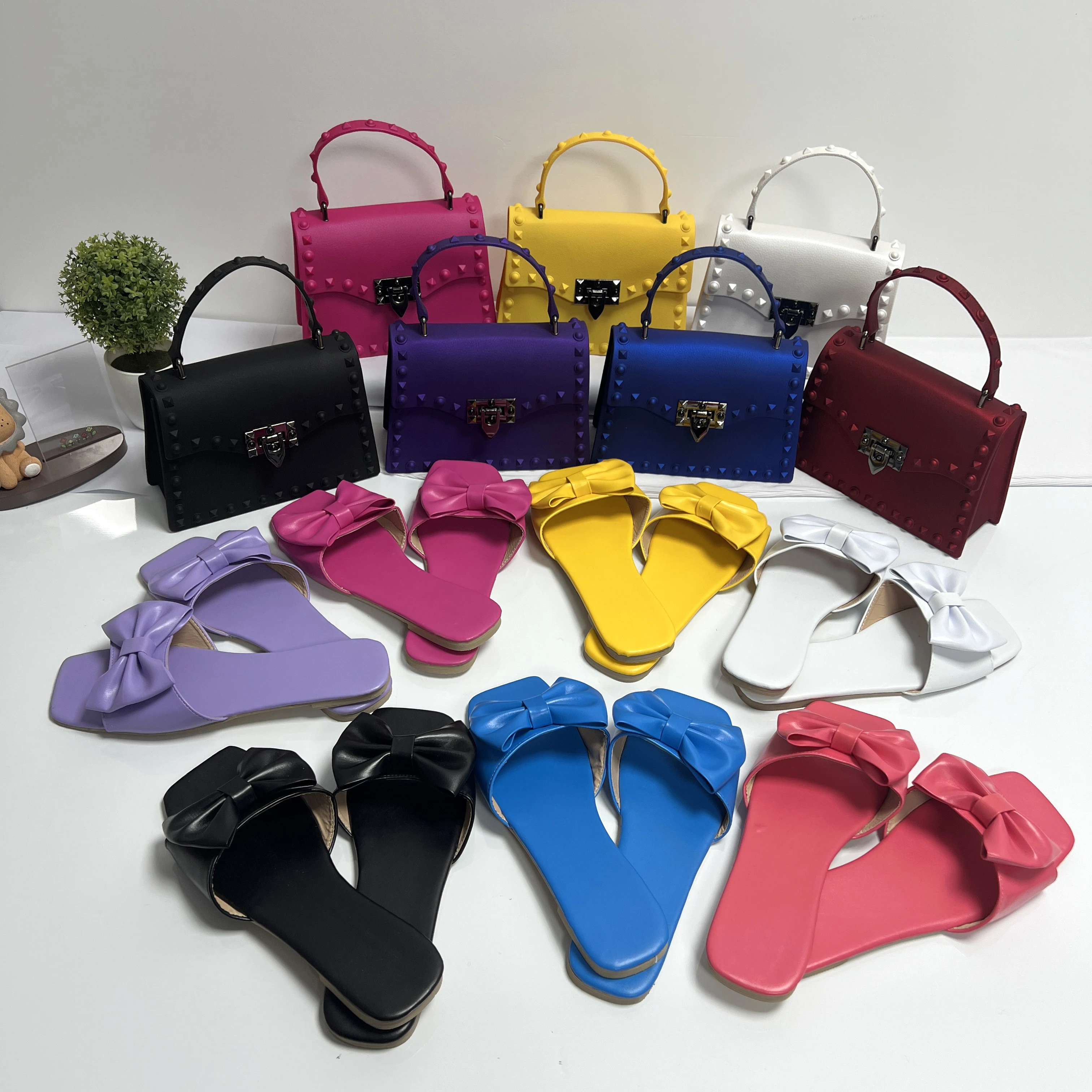 

2022 New Trendy Pvc Jelly Bag Women Hand Bags Handbags Ladies Purse And Shoe Sets Flat Sandal And Purse Match Sets, Purple/black/white/red/yellow/pink/blue