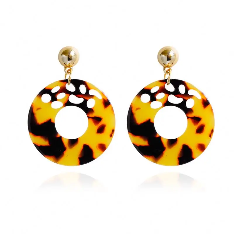 

IE1461 Lincy Elegant Hollow Round Circle Acrylic Dangle Earring Flower Pattern Acrylic Drop Earring, Picture shows