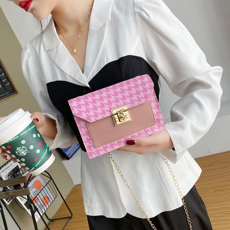 

INS Popular Women Vintage Bag Gold Chain Strap Mini Crossbody Duffle Bag Mini Flap Bag Pink, As photo show