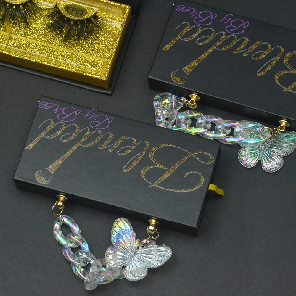 

Luxury Lash Bundle Eyelash Boxes With Chains Magnetic Eyelashes Packaging Custom Eyelash Packaging
