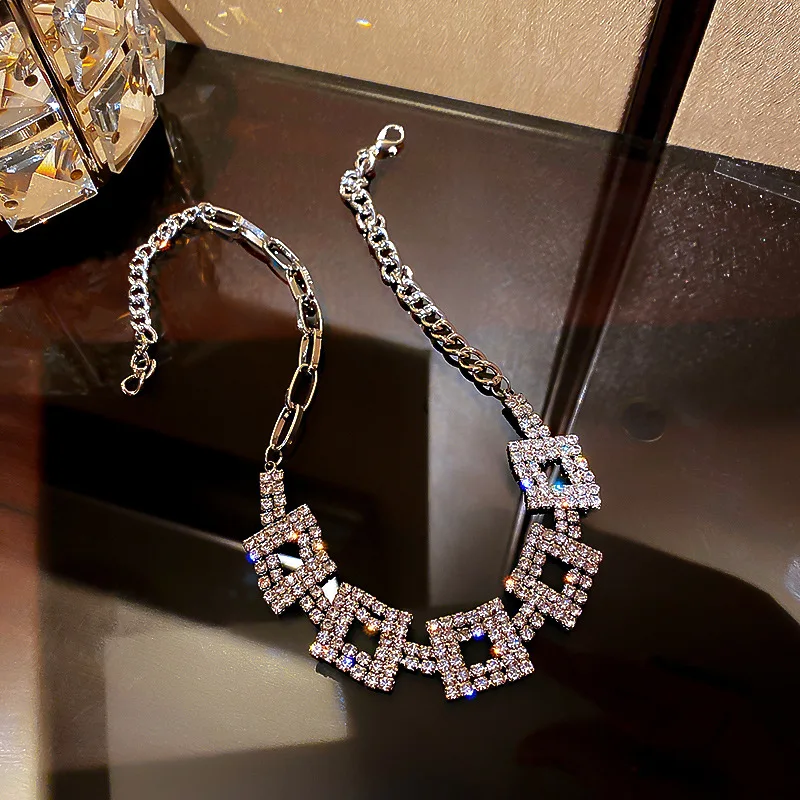 

2021 trendy pendant rhinestone fashionable chocker necklace crystal