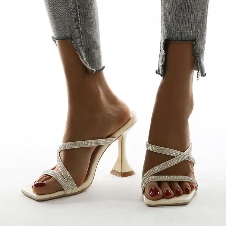 

European station 2021 new fashion high-heeled all-match plus size sandals, White or customized