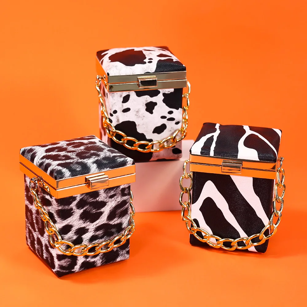 

Hot Selling Mini Chain Small Bag 2022 New Fashion Messenger Square Bag Clip Bags Portable Zero Wallet Purses&Handbags, 3 colors