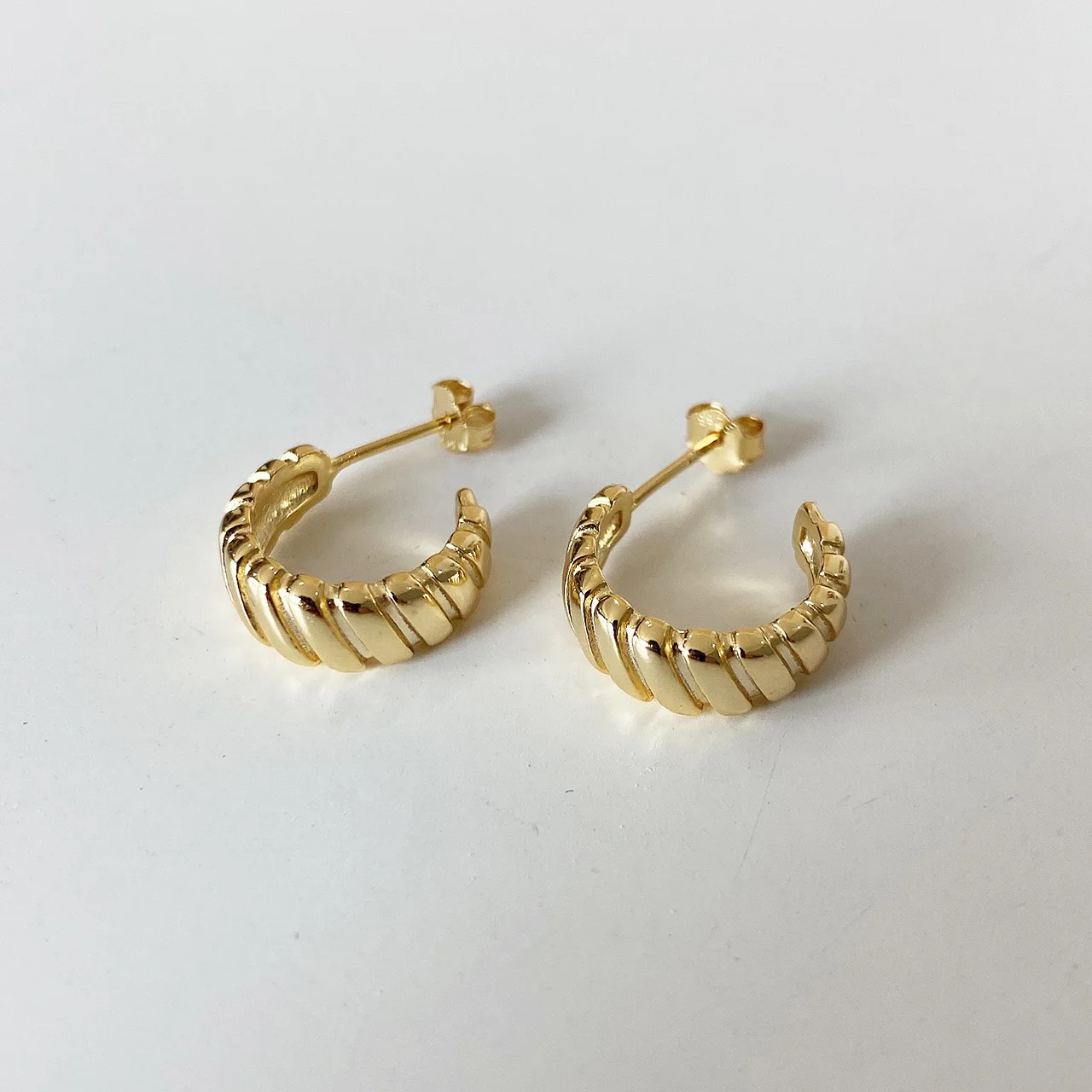 

VIANRLA minimal hoop earrings 925 sterling silver 18k gold plated croissant earrings