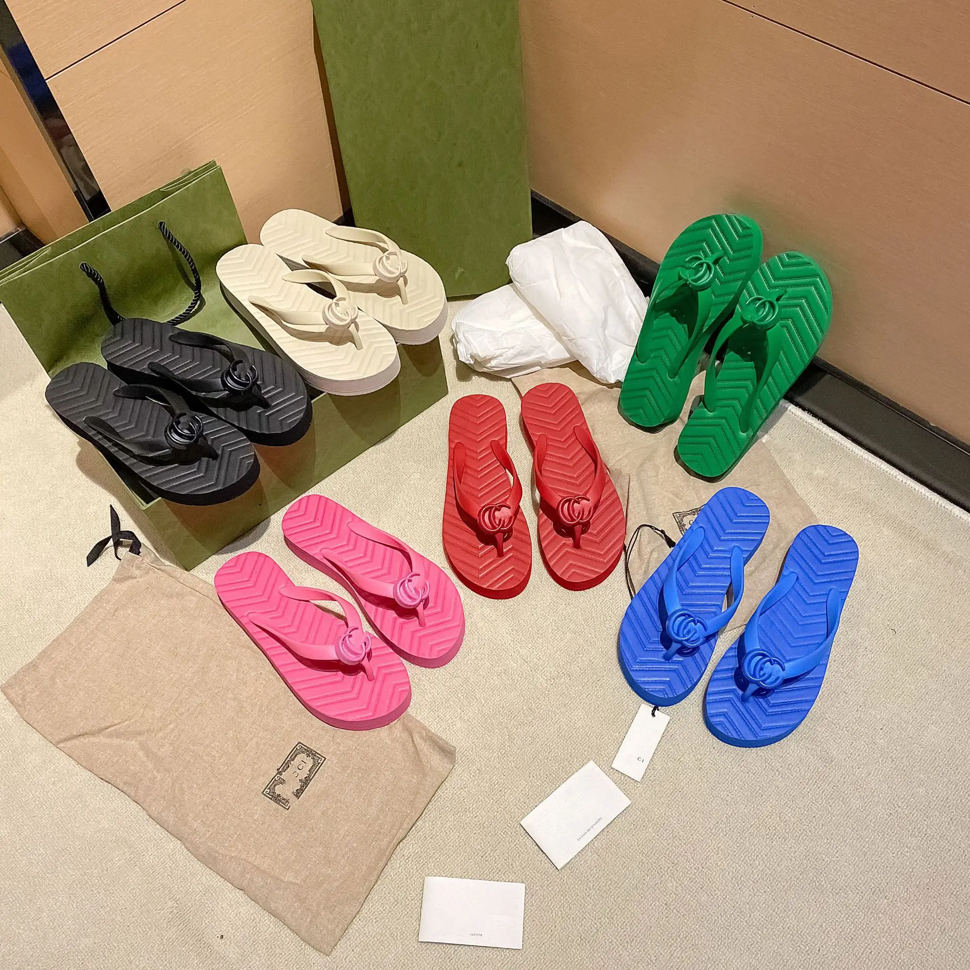 

Designer G letter Flip-flops branded slippers flip flops for women beach sandals wholesale, Picture