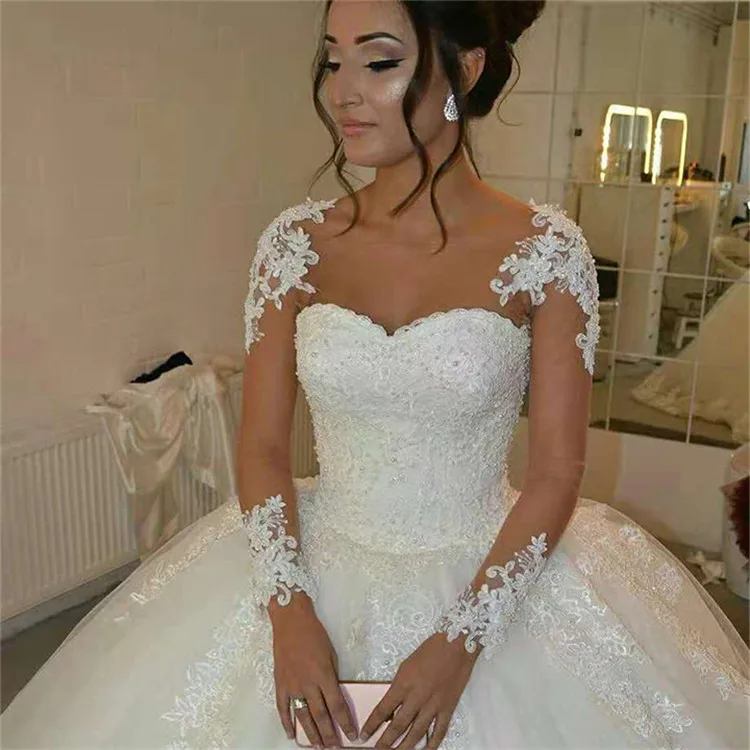 

High quality white ivory lace wedding dress with petticoats, White only
