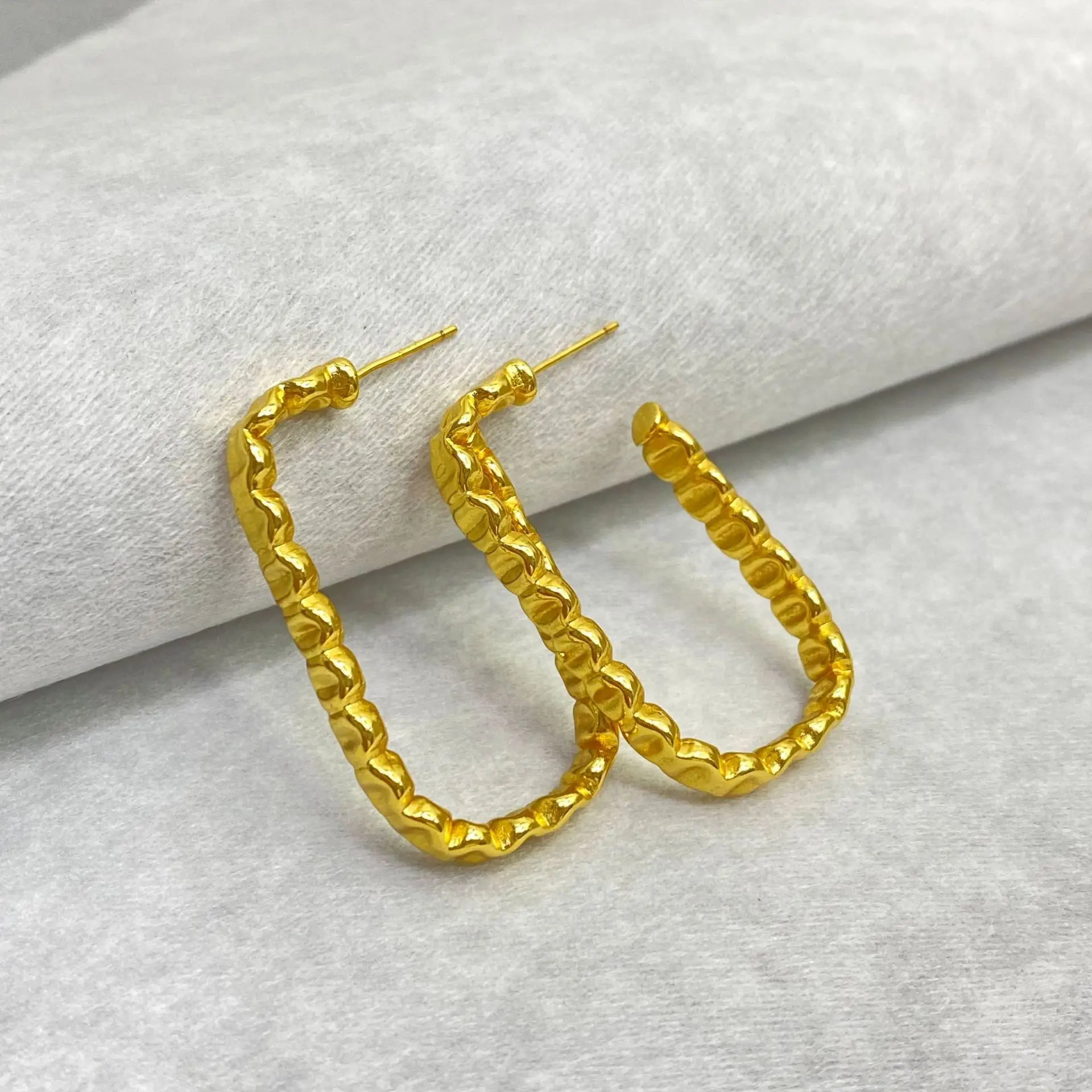 

European Design Geometric Wave Twisted Hoop Earrings 18K Gold Plating Square Hoop Earrings For Women