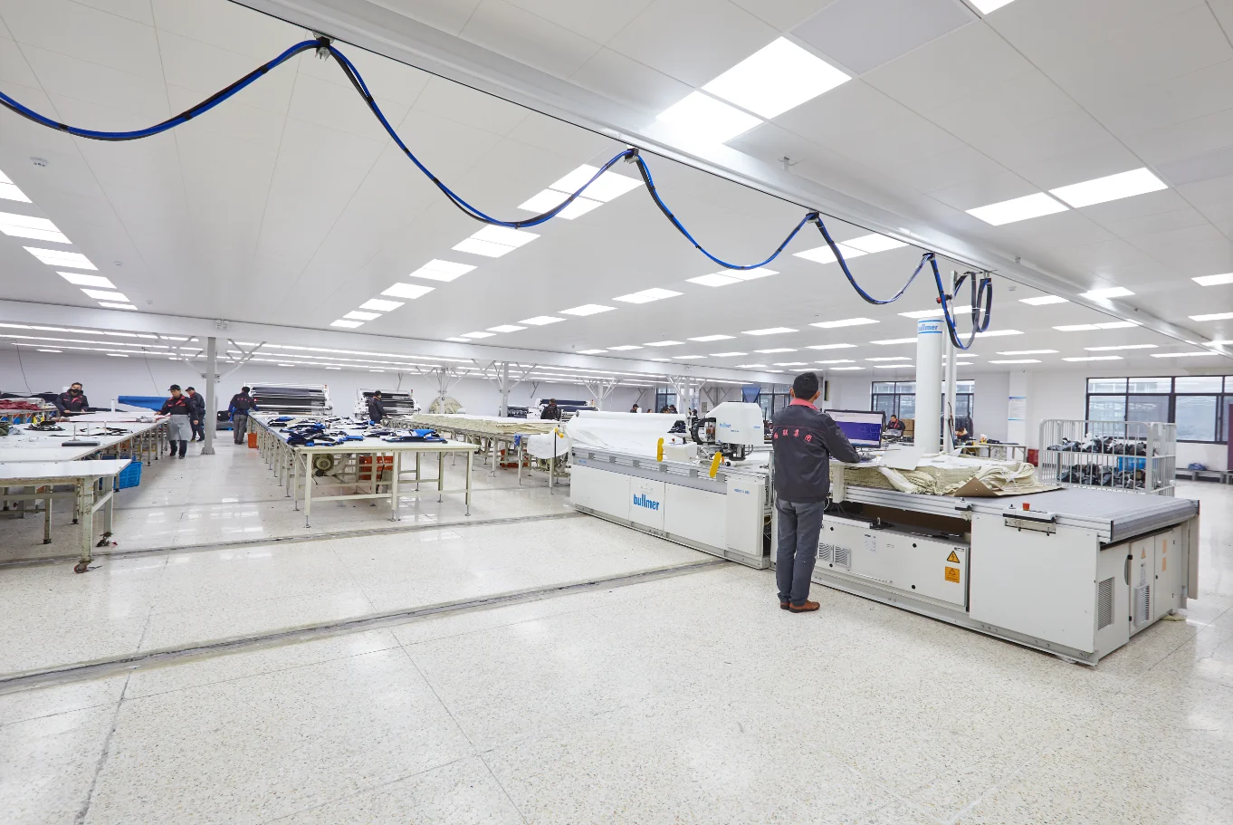 
Full Zipped Shiny Black Nylon Winter Padded Cotton Custom Puffer Down Jacket 