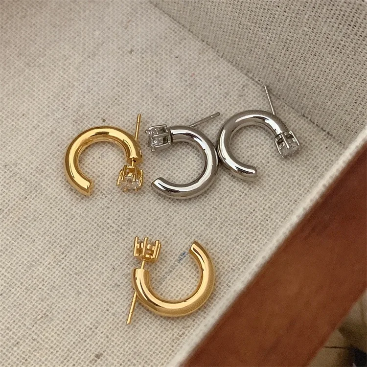 

2023 New Style Shiny Zircon Gold Plated C Shape Hoop Earrings Minimalist Wearing Front Back Detachable Women Earrings Jewelry