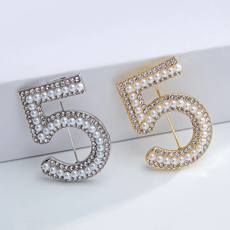 

Fashion Jewelry Pin Rhinestone Lapel Brooch Number 5 Pearl Brooches For Women, Gold/silver