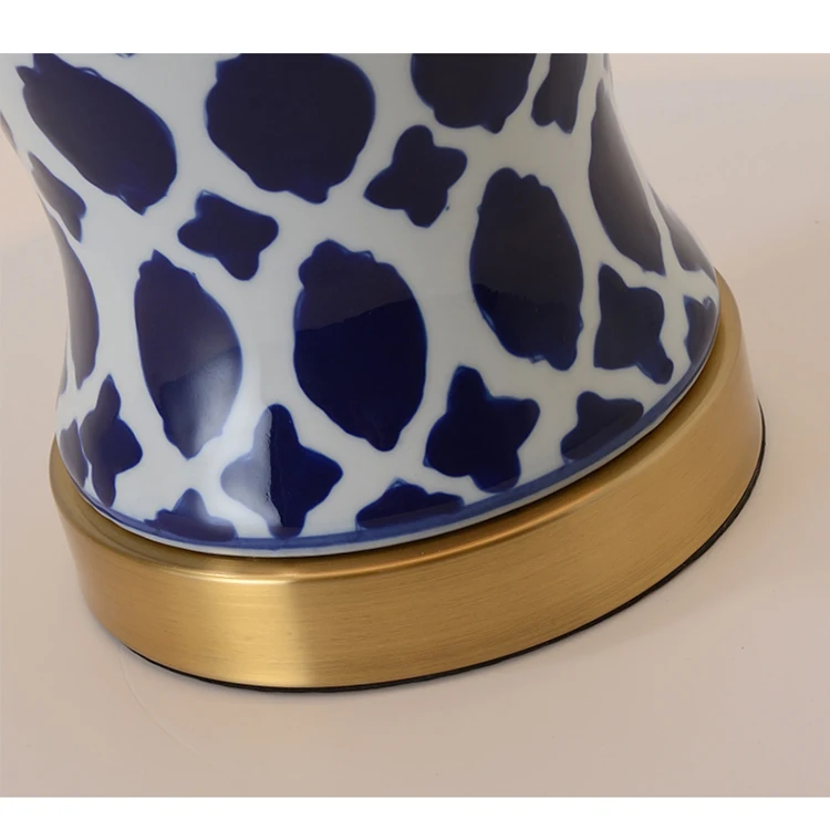 New modern Blue and White Porcelain Chinese Jar Ceramic Table Lamp for home hotel