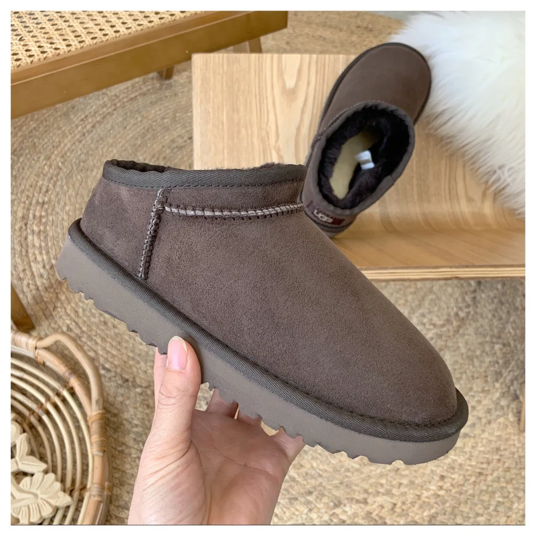 

New Product Wholesale Fashion winter for mens short 100% sheepskin fur snow fur boots