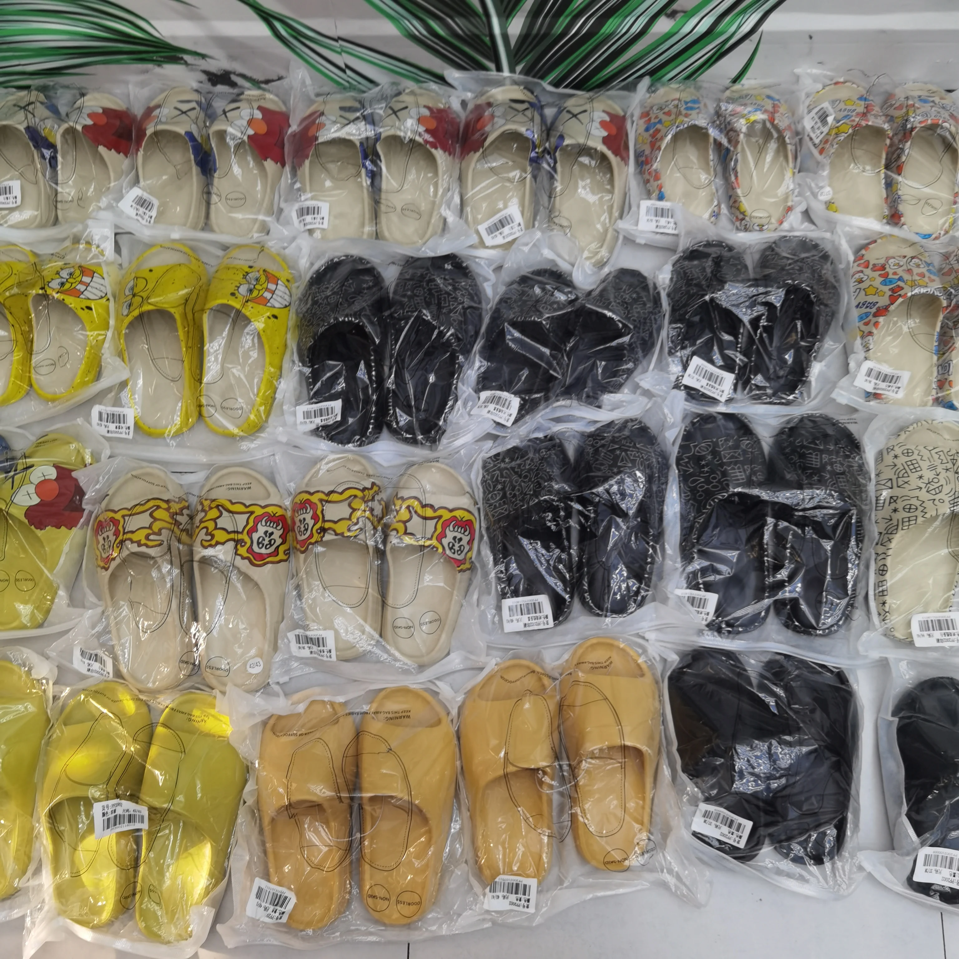 

2 pairs of Amazon hot sale factory direct home slippers