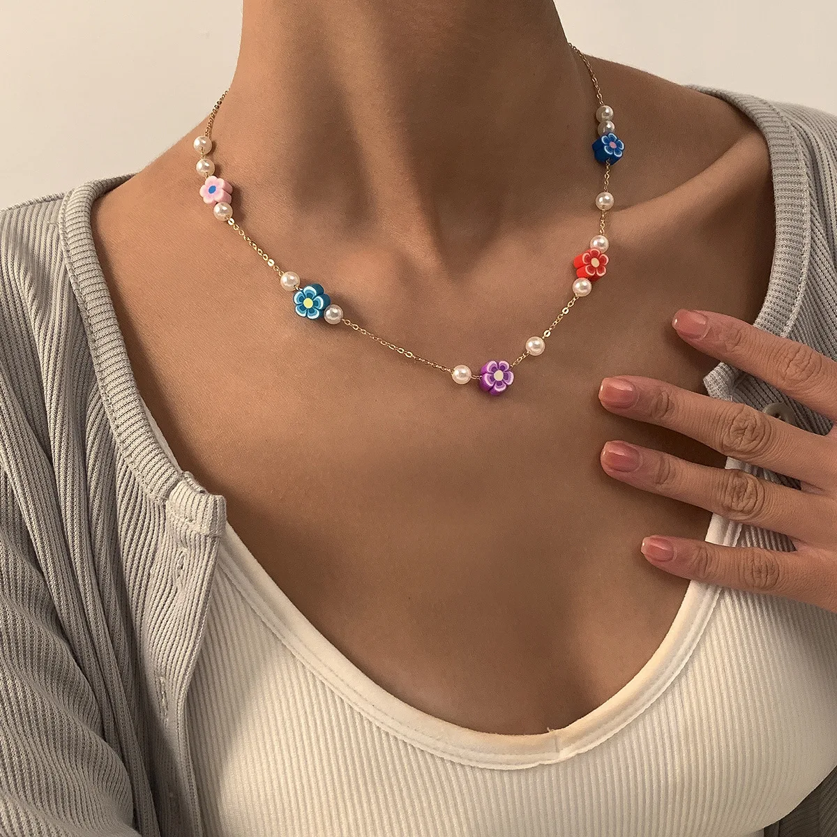 

Korean Imitation Pearl Metal Chain Necklace For Sweet Girls Colorful Soft Clay Flower Choker Beaded Necklace Jewelry, Picture shows