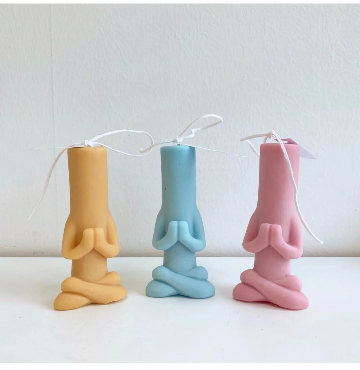 

Z667 Yoga Meditation prayer human candle plaster ornament silicone mold, Random
