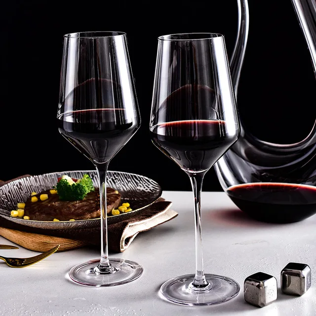 

Amazon Hot sale Euro 1.5L U shape crystal whisky wine decanter set 529ml 4 pieces wine glass decanter set, Clear