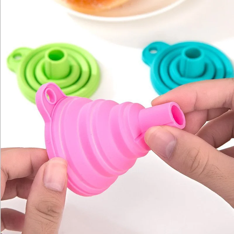 

2021 Hot selling Silicone Collapsible Funnel For Water Bottle Liquid Transfer Large Mouth Kitchen Accessories, Black,red,green,pink