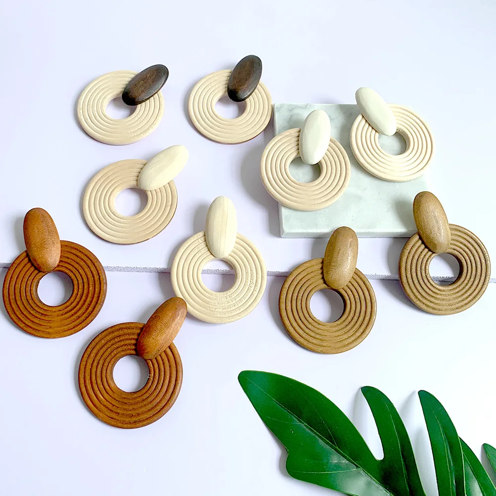 

JUHU New Retro Personality retro wooden stud earrings asymmetrical oval round wooden ear nail stylish jewelry wholesale, Colorful