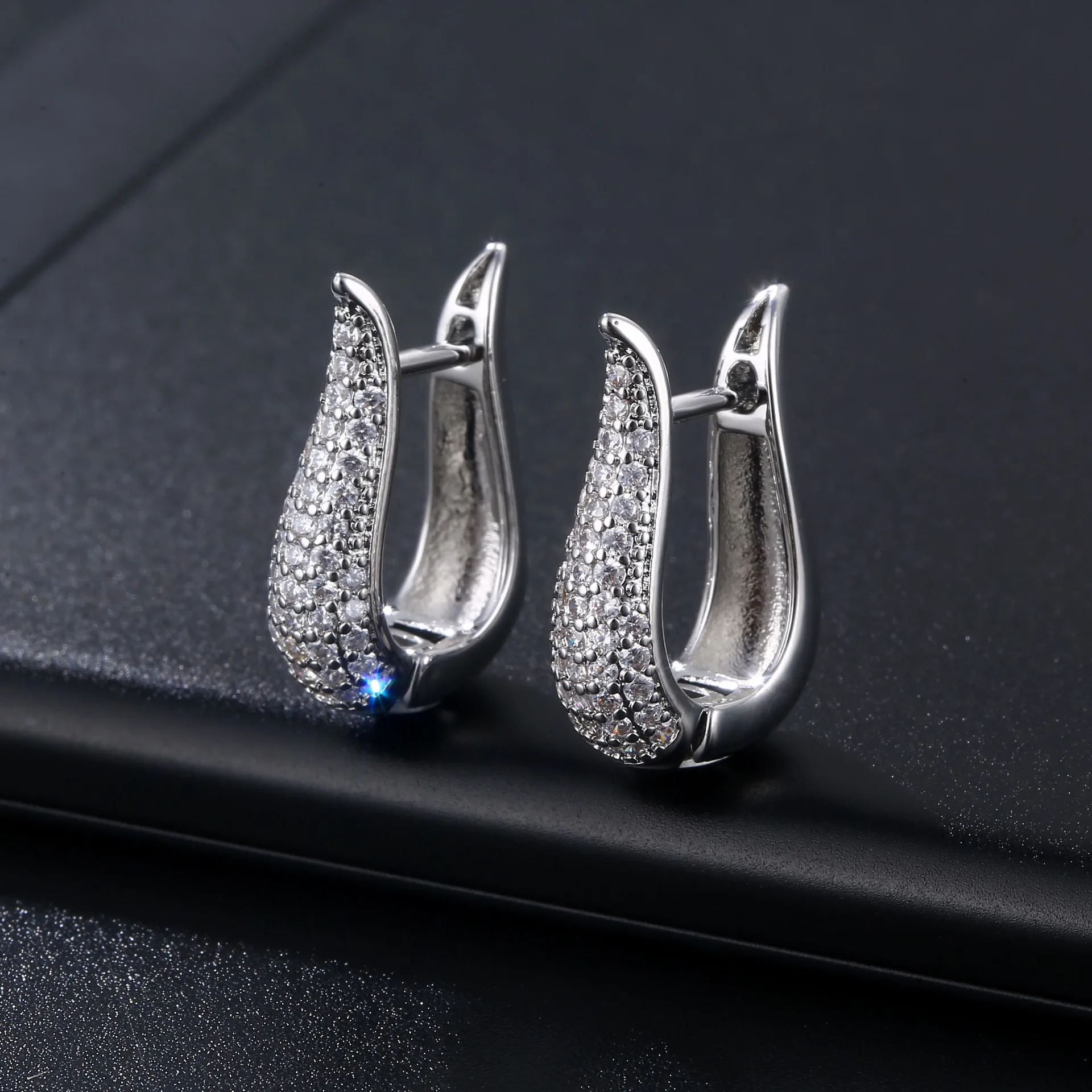 

Best Selling Geometric Zirconia Circle Earrings Full Shining Crystal U Shape Huggie Earrings For Women