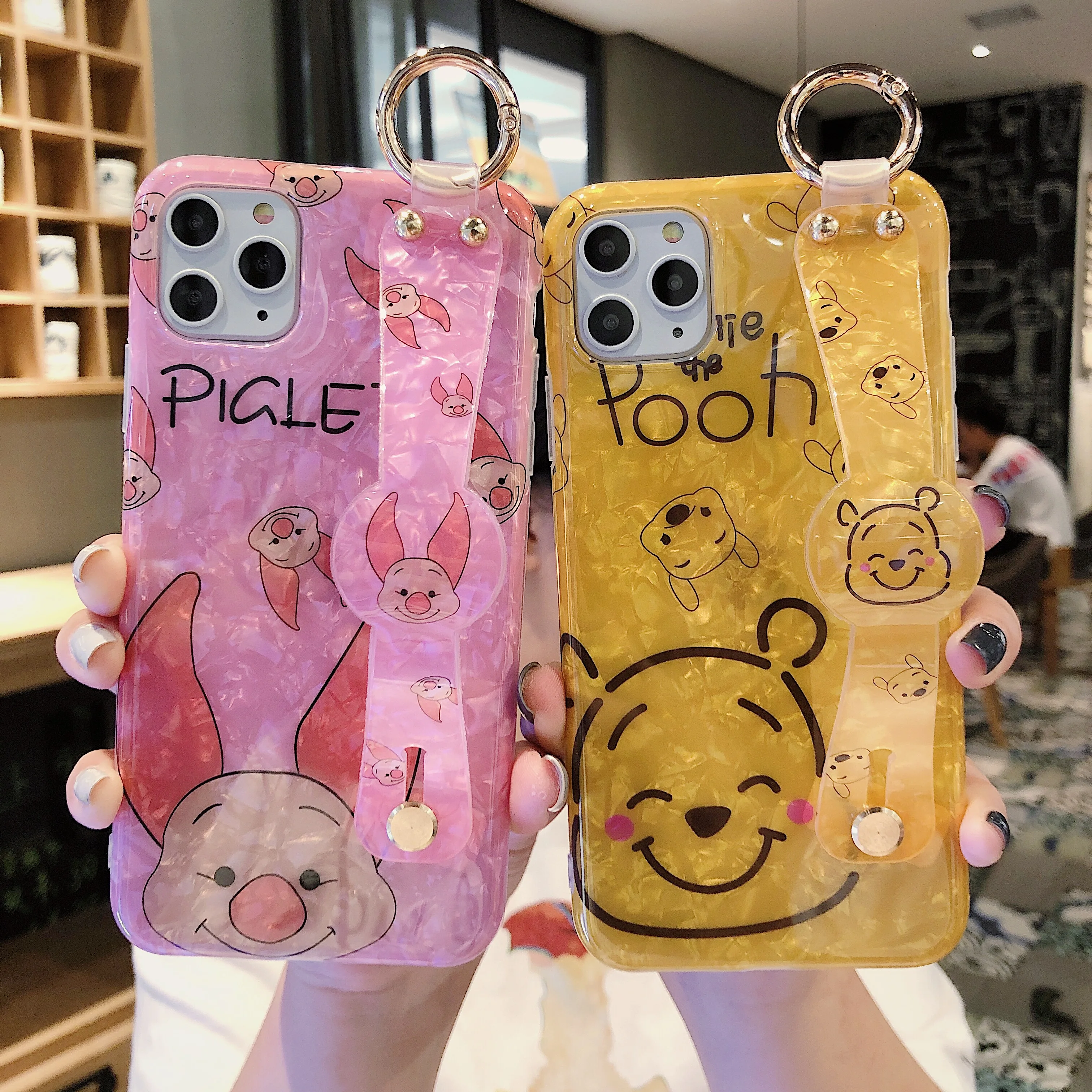 

Wrist Cartoon Pooh Bear Conch Shell Stand Case Cover For iphone XS MAX X 12 Pro XR 7 6s 8 Plus Soft Silicone Phone Coque Fundas