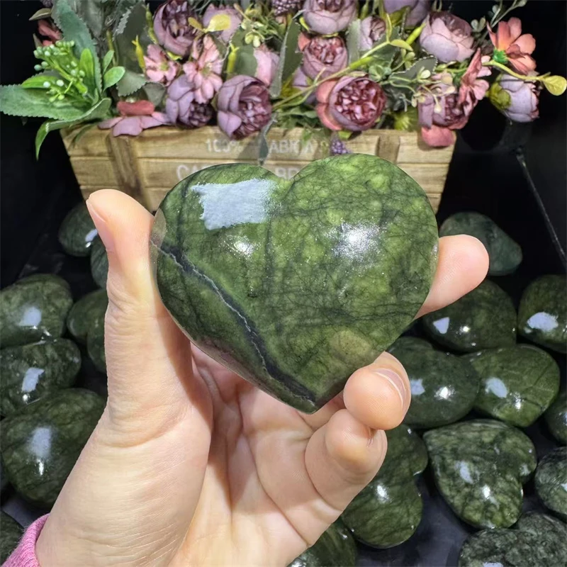 Wholesale Price Crystal Heart Natural Nephrite Heart Green Jade Heart for Sale