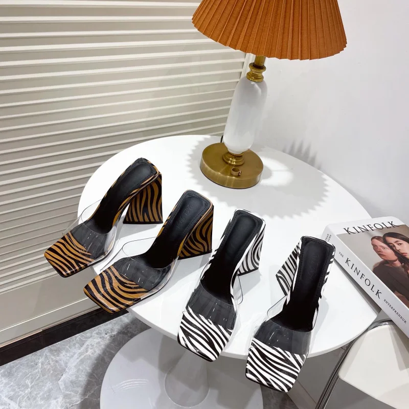 

2021 Summer New Fashion Slippers Chunky Triangle Heel Square Open Toe Block Heels Slippers Sandals, White browm