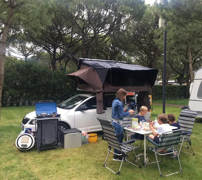3-4  Person Hard Shell Roof Top Tent For Family Outdoor Camping