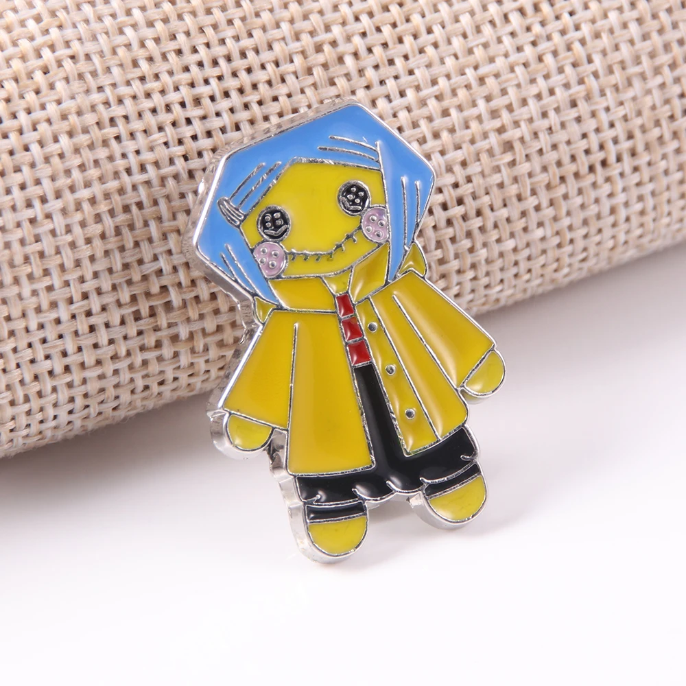 

Halloween Costume Bag Decoration Horror Movie Coraline Cartoon Brooch